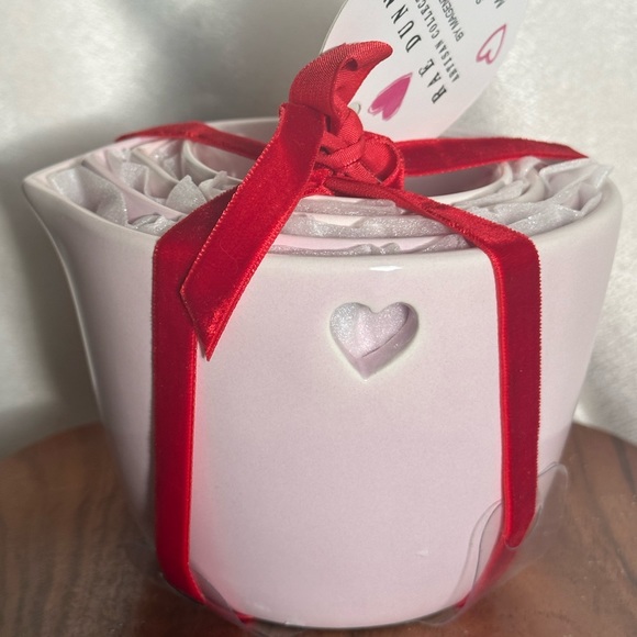 Rae Dunn PINK measuring cups with Heart Cut Out - Picture 6 of 6